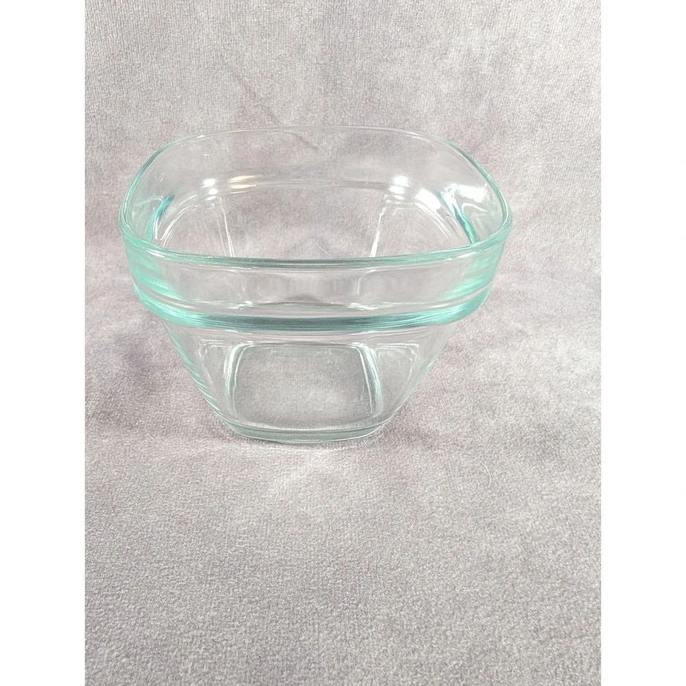 Rubbermaid Glass Set of 1.5  & 1.0 Cup Food Storage Containers Bowls w/ one Lid